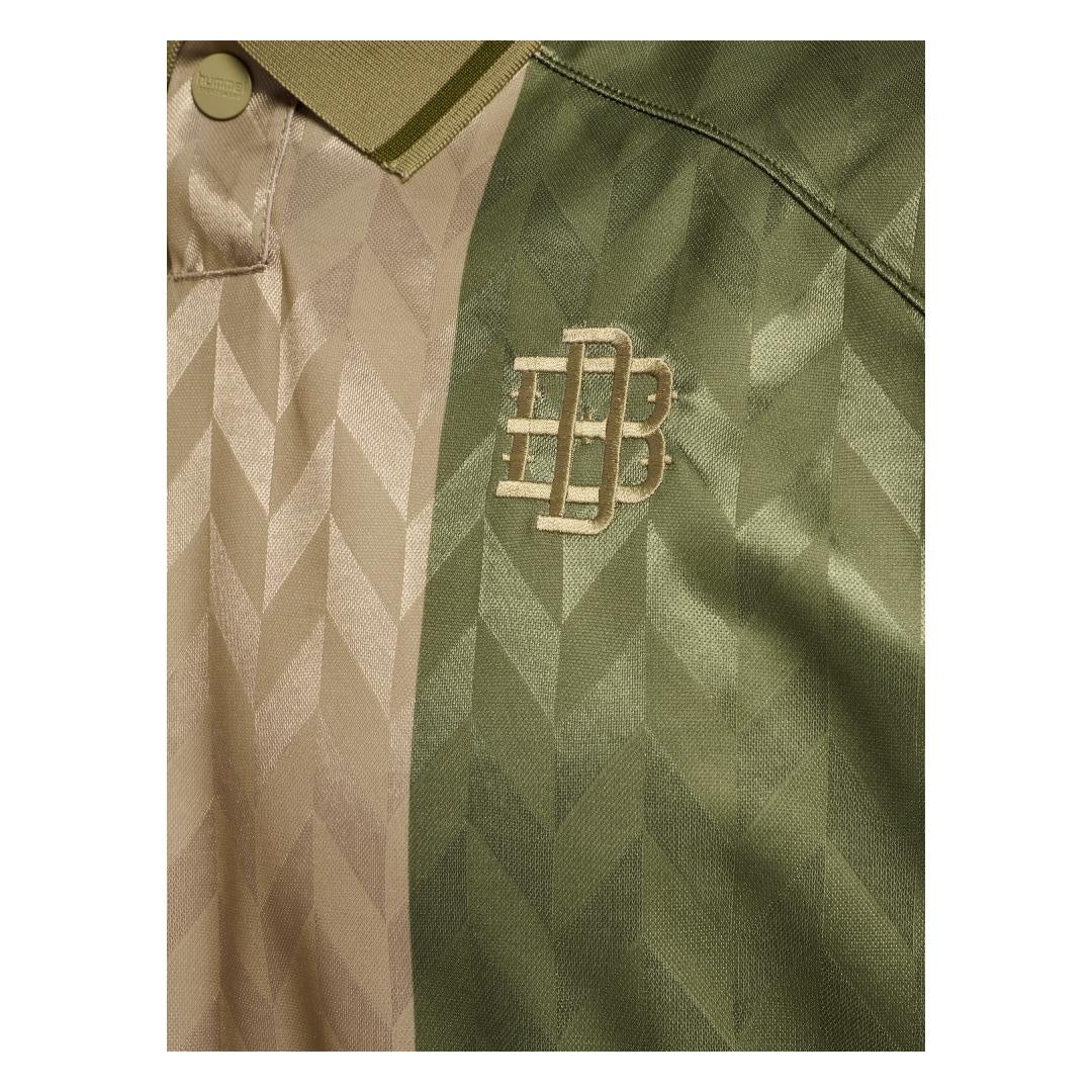 Camiseta Viaje Hummel Hombre Beige/Verde Doble B Blanca - Image 6