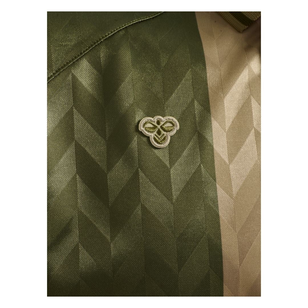 Camiseta Viaje Hummel Hombre Beige/Verde Doble B Blanca - Image 7
