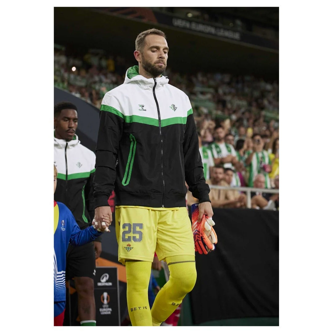 Chaqueta Characters Hombre Negra - Image 4